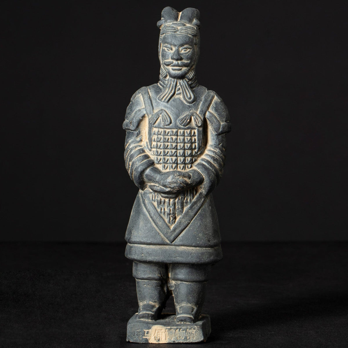 15CM General - CLAYARMY-Weaponry Mastery: Detailed view of the 15CM General's long sword, showcasing mastery in weaponry and emphasizing the importance of military skill.