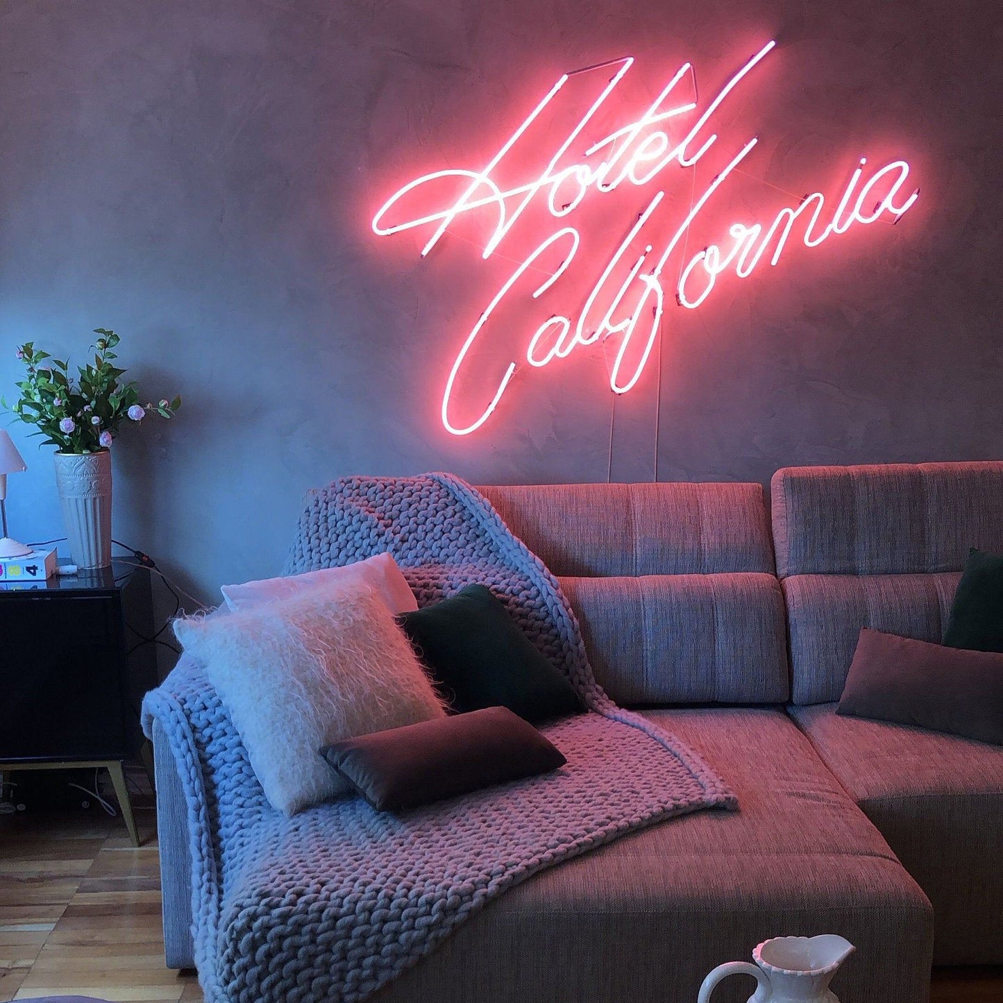 Individuell gestaltete 2-zeilige LED-Neonreklame – Personalisierte zweizeilige Wandneonreklame