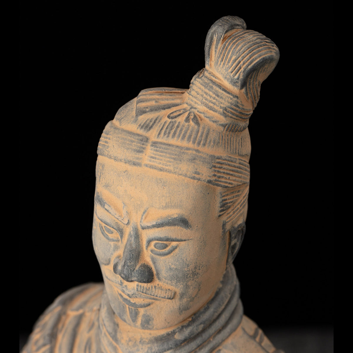 35CM Kneeling Archer - CLAYARMY-Detailed shot of the handcrafted facial expression and features on the 35CM Kneeling Archer.