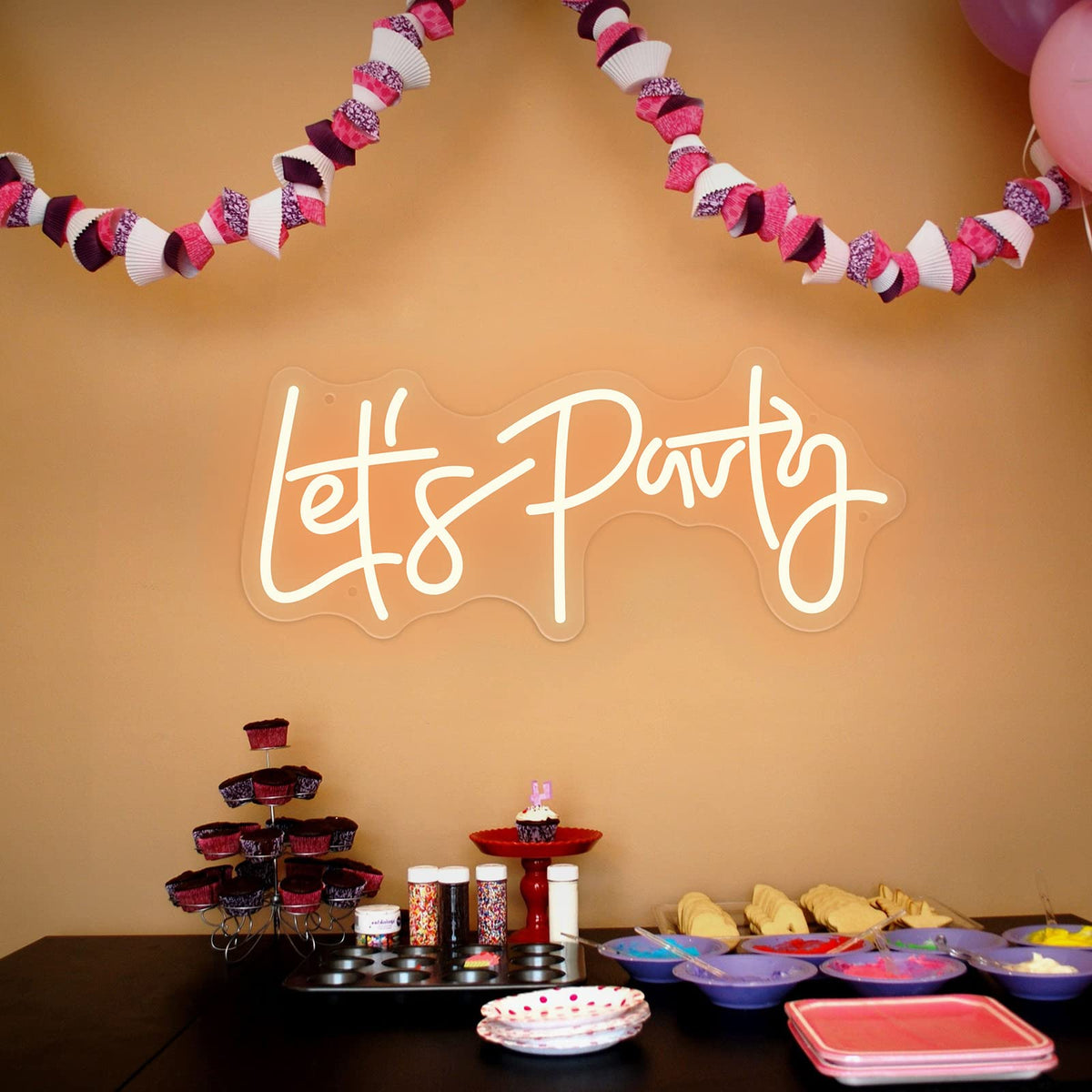 Letrero de neón Let‘s Party blanco cálido