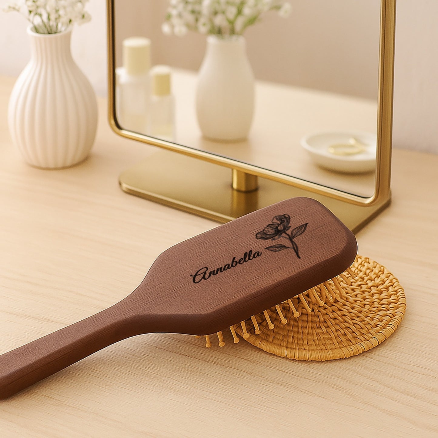 Brosse plate en bois personnalisée - Brosse démêlante personnalisée avec motif floral et nom gravé