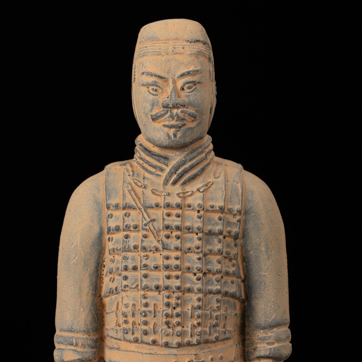 15CM Cavalryman - CLAYARMY-Detailed shot of the 15CM Cavalryman figurine's armor, highlighting the meticulous craftsmanship and historical accuracy.