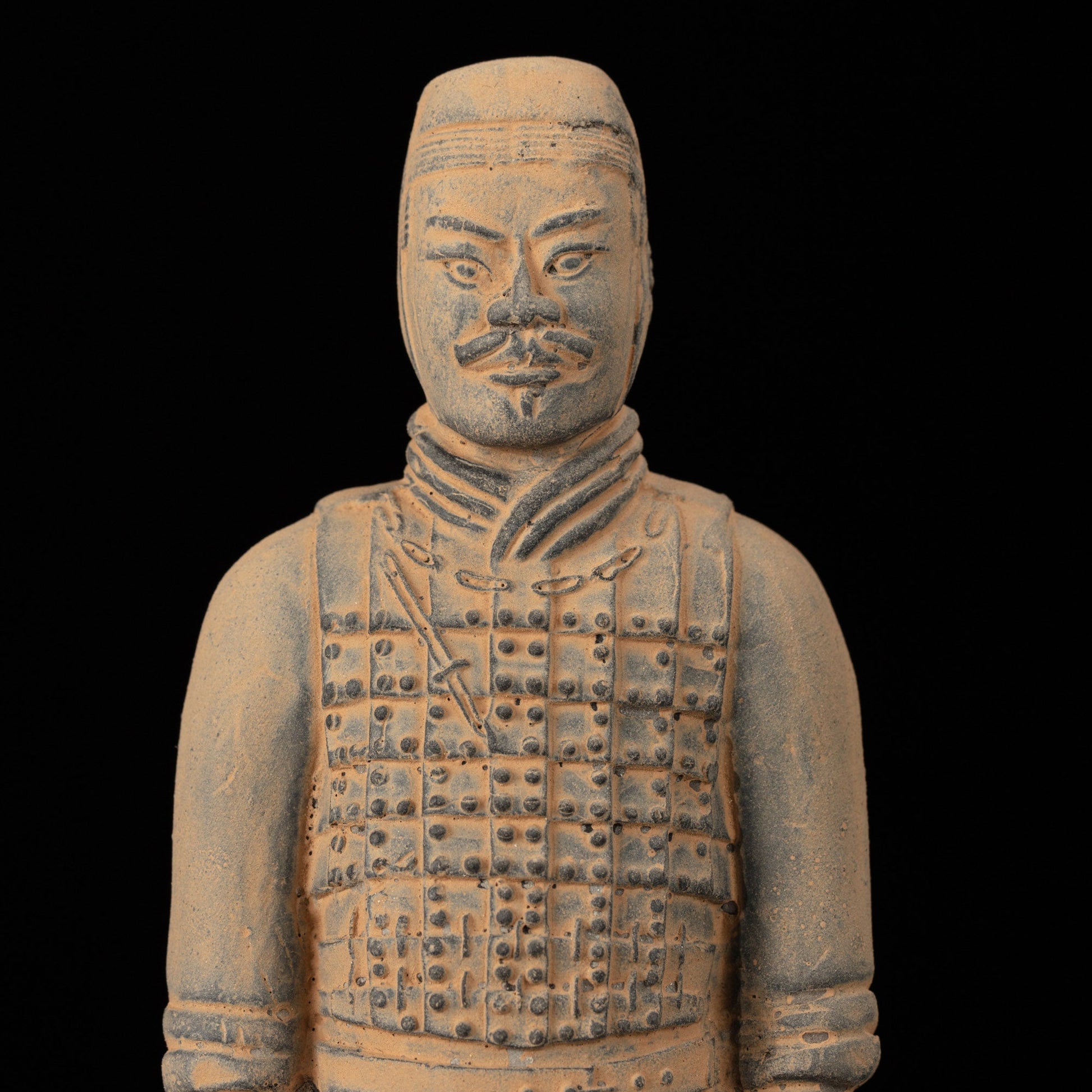 15CM Cavalryman - CLAYARMY-Detailed shot of the 15CM Cavalryman figurine's armor, highlighting the meticulous craftsmanship and historical accuracy.