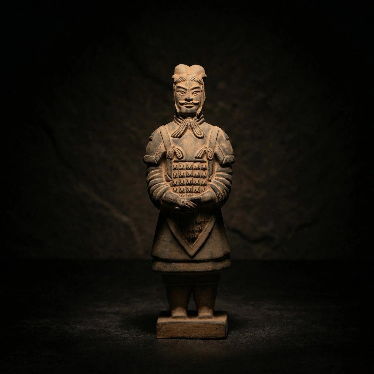 15CM General - CLAYARMY-Weaponry Mastery: Detailed view of the 15CM General's long sword, showcasing mastery in weaponry and emphasizing the importance of military skill.