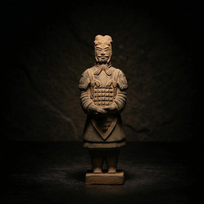 15CM General - CLAYARMY-Weaponry Mastery: Detailed view of the 15CM General's long sword, showcasing mastery in weaponry and emphasizing the importance of military skill.