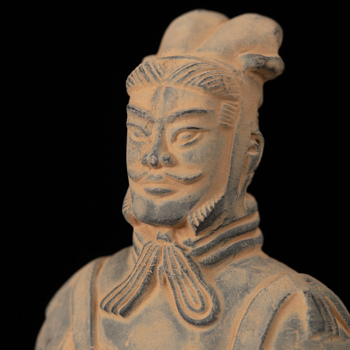 15CM General - CLAYARMY-Elegant Beard: Profile shot of the 15CM General figurine, featuring an elegant beard, adding a touch of wisdom and sophistication to the commanding demeanor.
