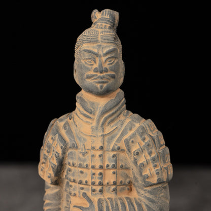 15CM Kneeling Archer - CLAYARMY-Front view of the 15CM Kneeling Archer figurine, highlighting intricately sculpted details on the face and armor.