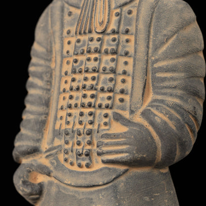 15CM Officier - CLAYARMY-Dynamic angle showcasing the elegant posture and strong chest of the 15CM Officer figurine.