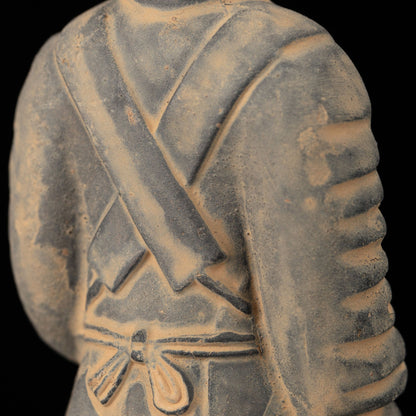 15CM Officier - CLAYARMY-Explore the back view of the 15CM Clayarmy Officer, emphasizing the double-tailed crossbill crown and layered jacket.