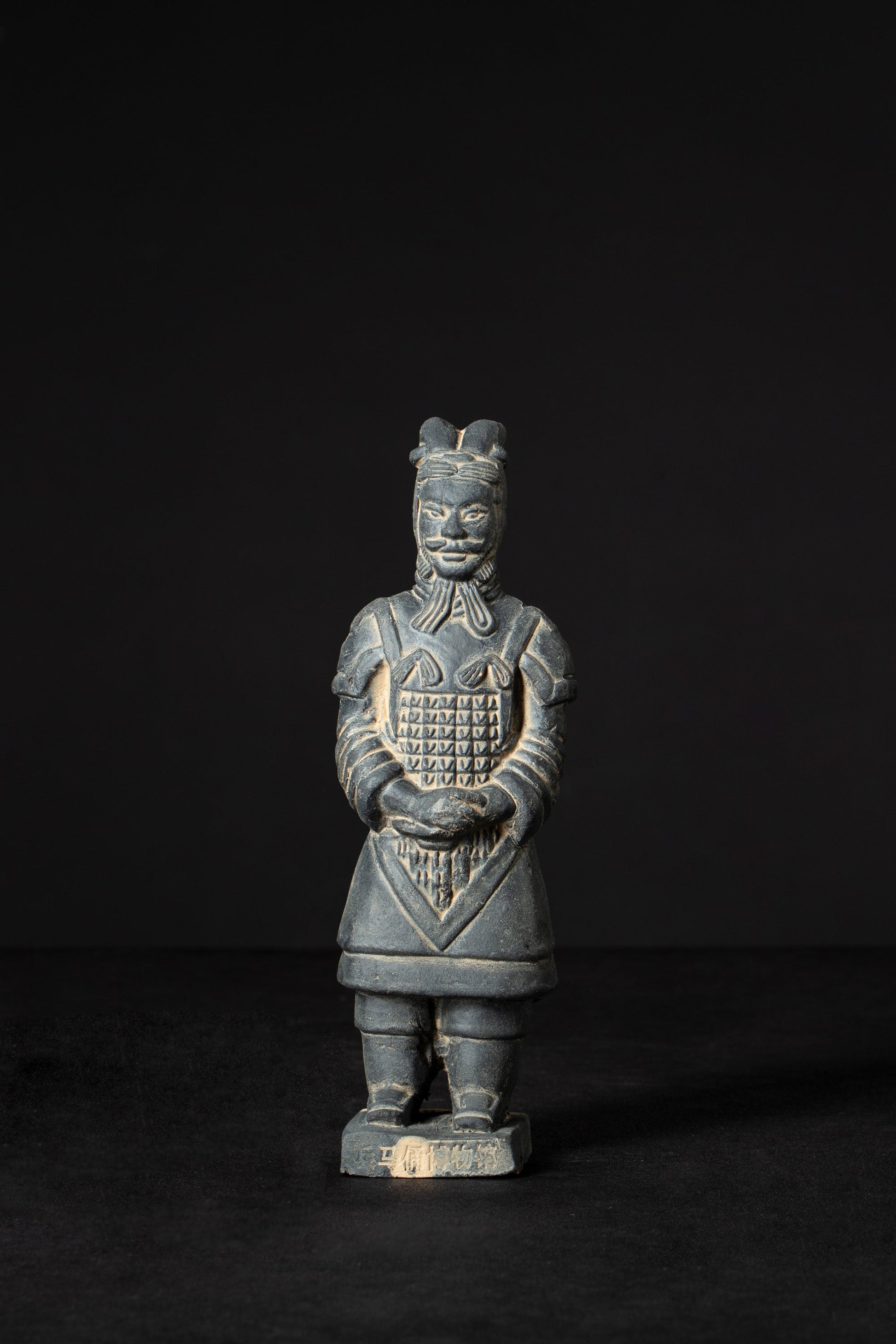 Commanding Presence: Frontal view of the 15CM Terracotta Army General, exuding a commanding presence with a majestic double-tailed crossbill crown.