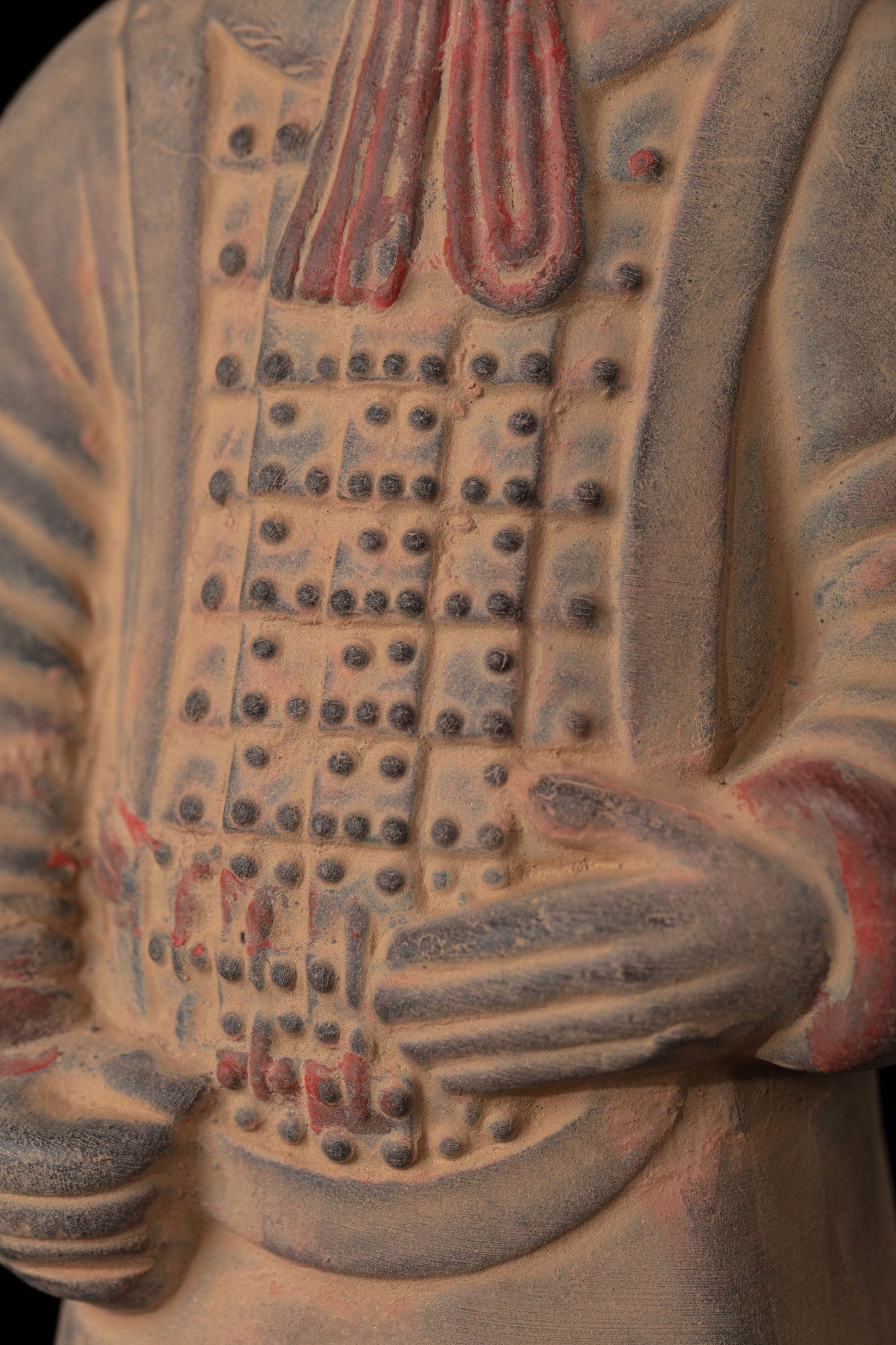 20CM Painted Officier - CLAYARMY-Exquisite patterns and designs painted on the armor of the 20CM Painted Officer are showcased in this image.