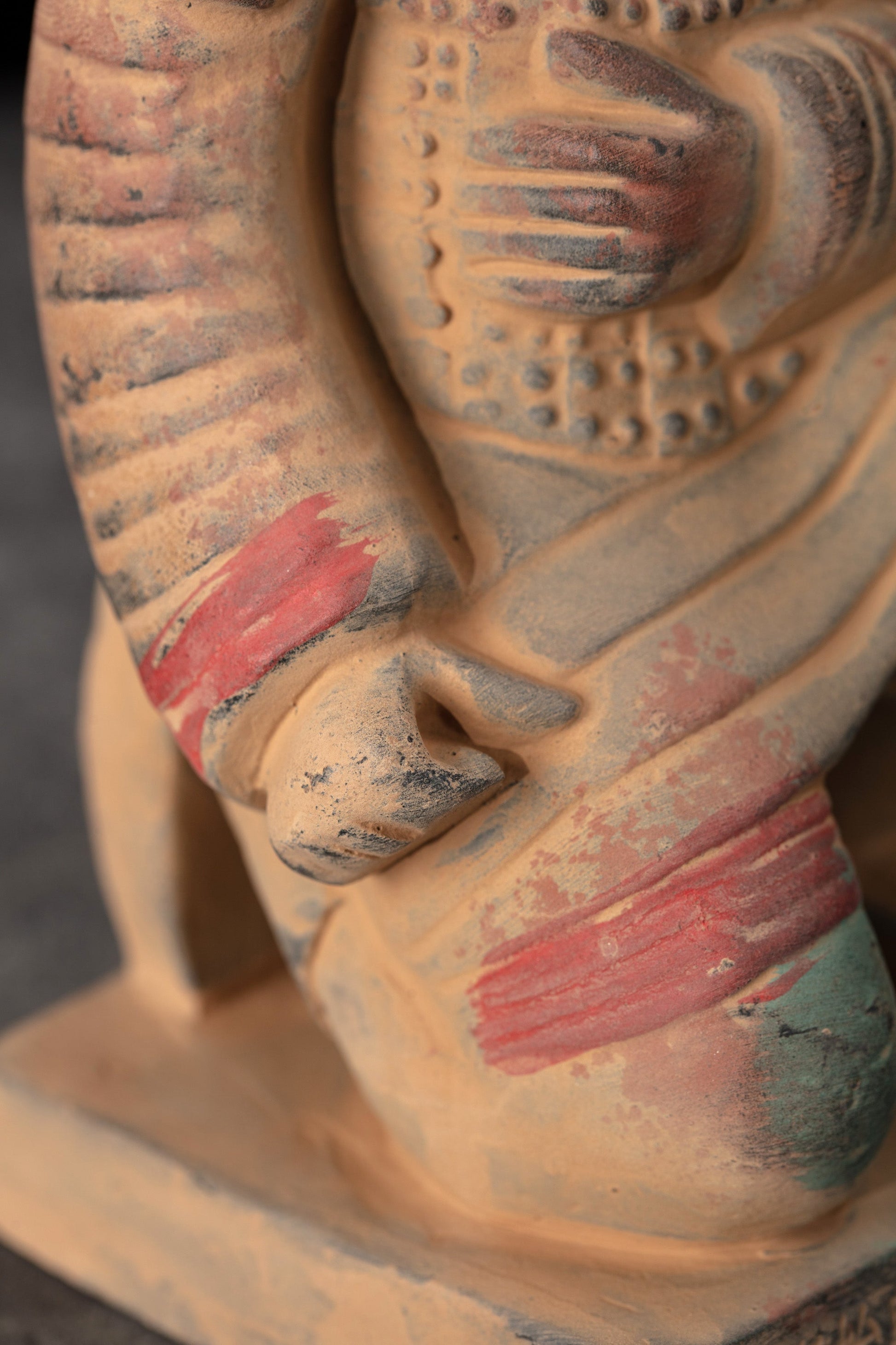 20CM Painted Kneeling Archer - CLAYARMY-Overhead view focusing on the handcrafted details of the 20CM Painted Soldier's weapon.