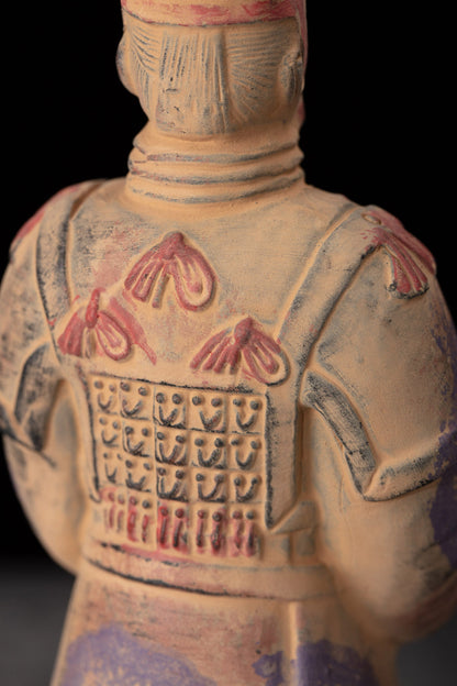 20CM Painted General - CLAYARMY-Painted Weapon Mastery: Explore the painted mastery of the 20CM General's weapon, with detailed brushwork capturing the essence of ancient military armaments.