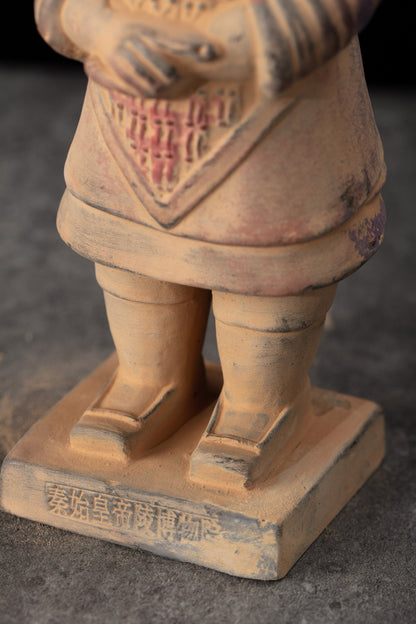 20CM Painted General - CLAYARMY-Painted Facial Nuances: Observe the nuances in facial features through the painted details of the 20CM General, adding a layer of realism and character to the figurine.