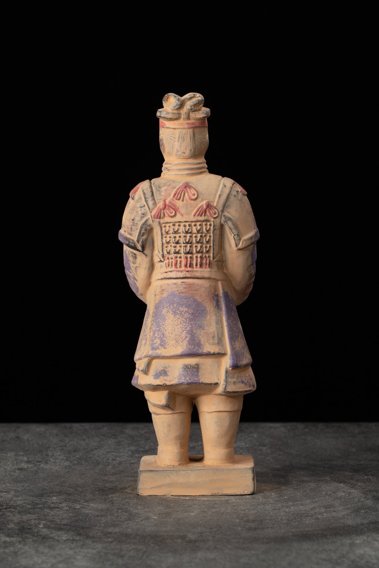 20CM Painted General - CLAYARMY-Masterful Brushstrokes: Witness the masterful brushstrokes on the 20CM Painted General's attire, showcasing the skillful artistry in recreating ancient military clothing.
