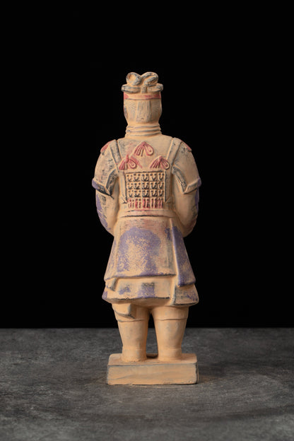 20CM Painted General - CLAYARMY-Masterful Brushstrokes: Witness the masterful brushstrokes on the 20CM Painted General's attire, showcasing the skillful artistry in recreating ancient military clothing.