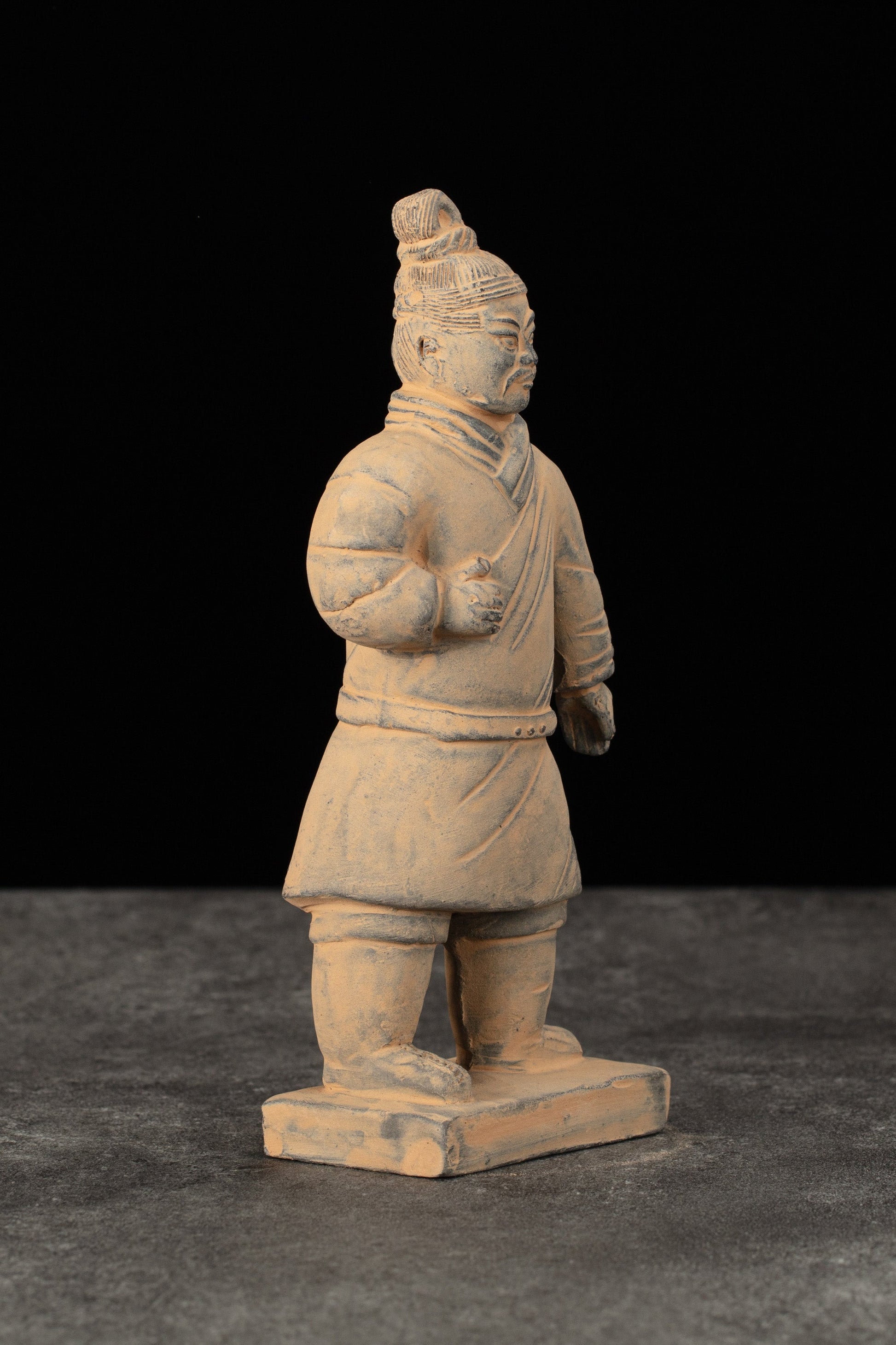 15CM Standing Archer - CLAYARMY-Artistic angle highlighting the side profile of the 15CM Standing Archer replica, showcasing its unique bun, battle robe, and short boots.