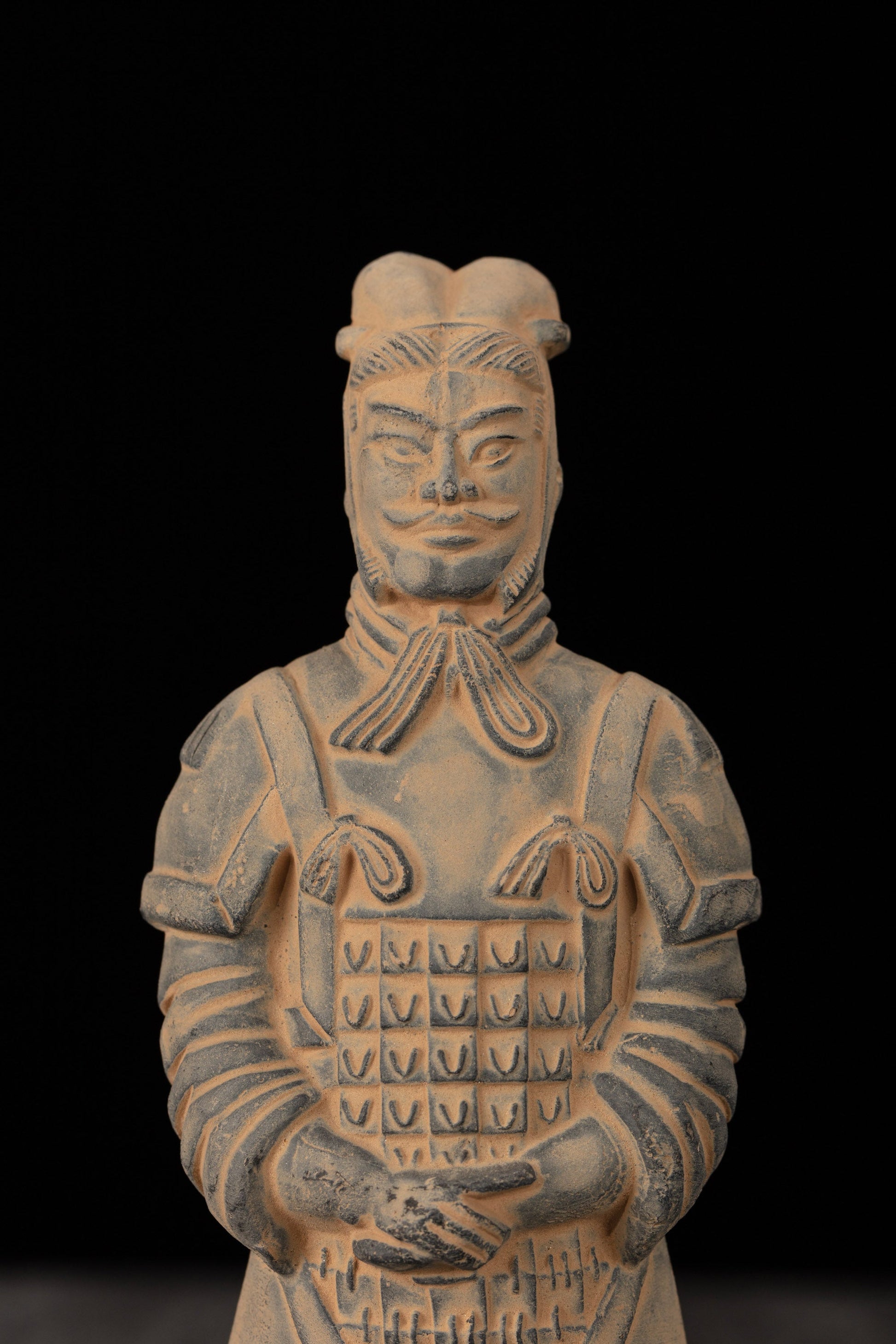 15CM General - CLAYARMY-Battle-Ready: Close-up of the 15CM General's face, portraying a battle-ready expression with a hint of wrinkles, reflecting the experience and wisdom of a veteran.