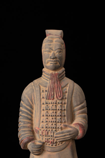 20CM Painted Officier - CLAYARMY-Close-up of the painted features on the face of the 20CM Painted Officer, emphasizing the artistic expression and armor details.