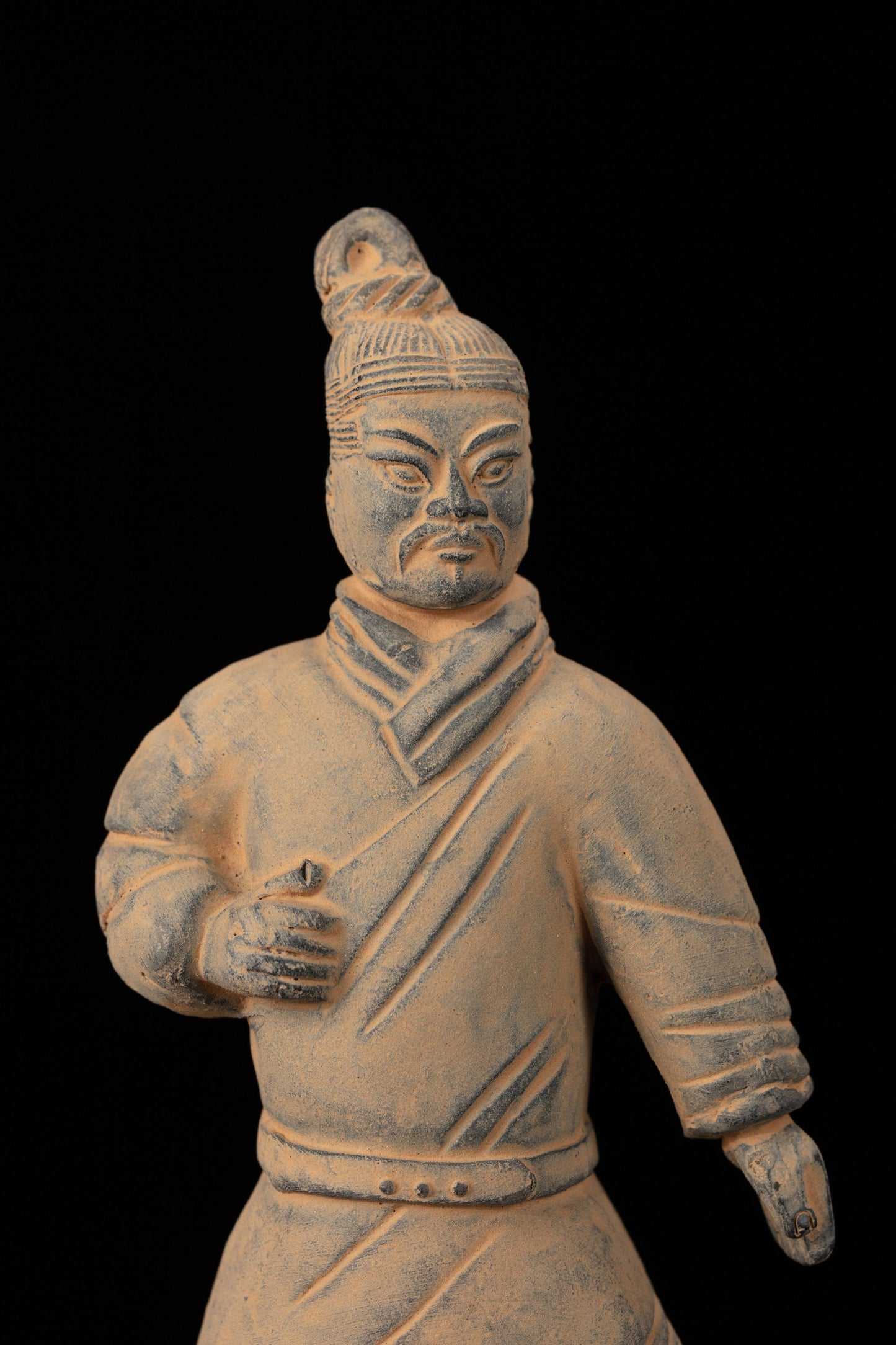 15CM Standing Archer - CLAYARMY-Focused image capturing the facial expressions and meticulous details of the 15CM Standing Archer figurine.