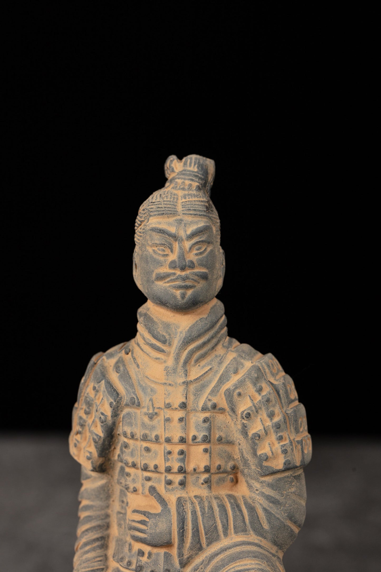 15CM Kneeling Archer - CLAYARMY-Front view of the 15CM Kneeling Archer figurine, highlighting intricately sculpted details on the face and armor.