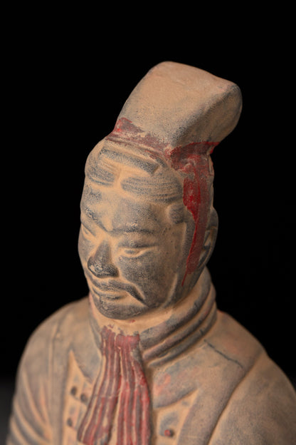 20CM Painted Officier - CLAYARMY-Close-up of the detailed painting and craftsmanship on the 20CM Clayarmy Officer's armor and facial features.