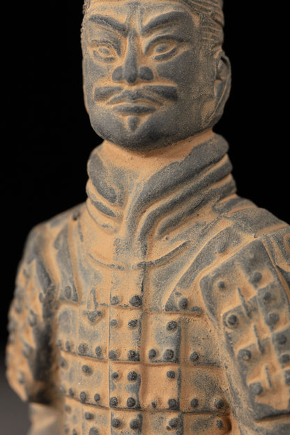 15CM Kneeling Archer - CLAYARMY-Detailed shot of the handcrafted facial expression and features on the 15CM Kneeling Archer.