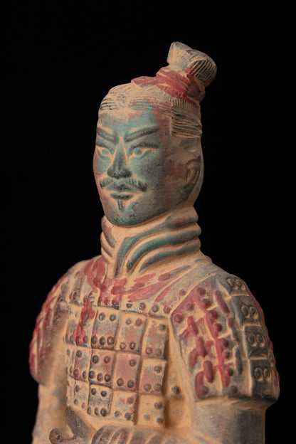 20CM Painted Kneeling Archer - CLAYARMY-Unique angle capturing the hand-painted facial expression and features of the 20CM Painted Soldier.