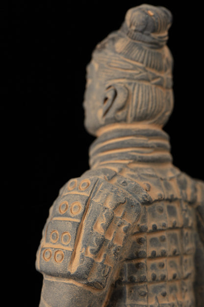 15CM Kneeling Archer - CLAYARMY-Top-down view highlighting the overall composition and craftsmanship of the 15CM Kneeling Archer.