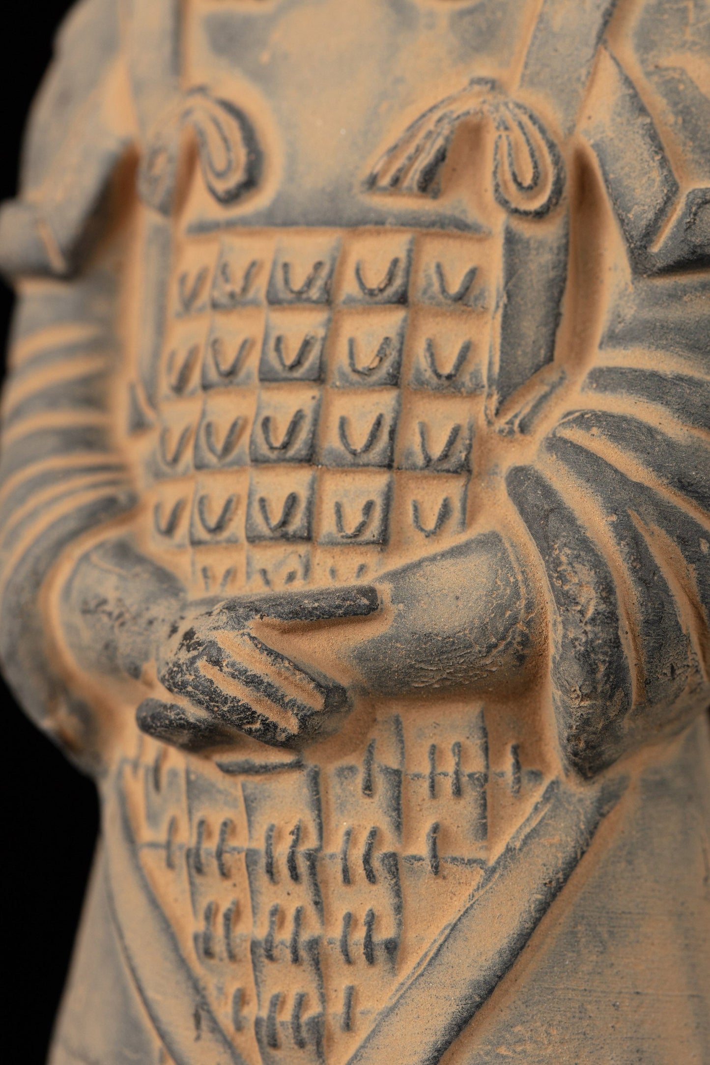 15CM General - CLAYARMY-Weaponry Mastery: Detailed view of the 15CM General's long sword, showcasing mastery in weaponry and emphasizing the importance of military skill.