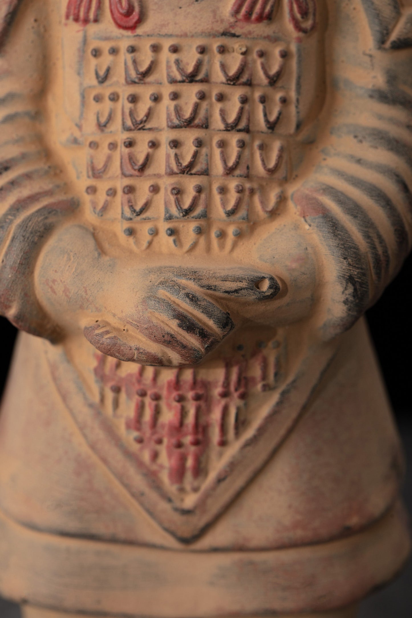 20CM Painted General - CLAYARMY-Striking Painted Details: Detailed view of the 20CM Painted General's long sword, with striking painted details that enhance the overall visual appeal.