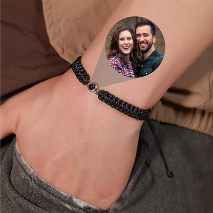 Individuelles Fotoarmband mit Projektionsstein – Personalisierter Erinnerungsschmuck aus Wachsseil
