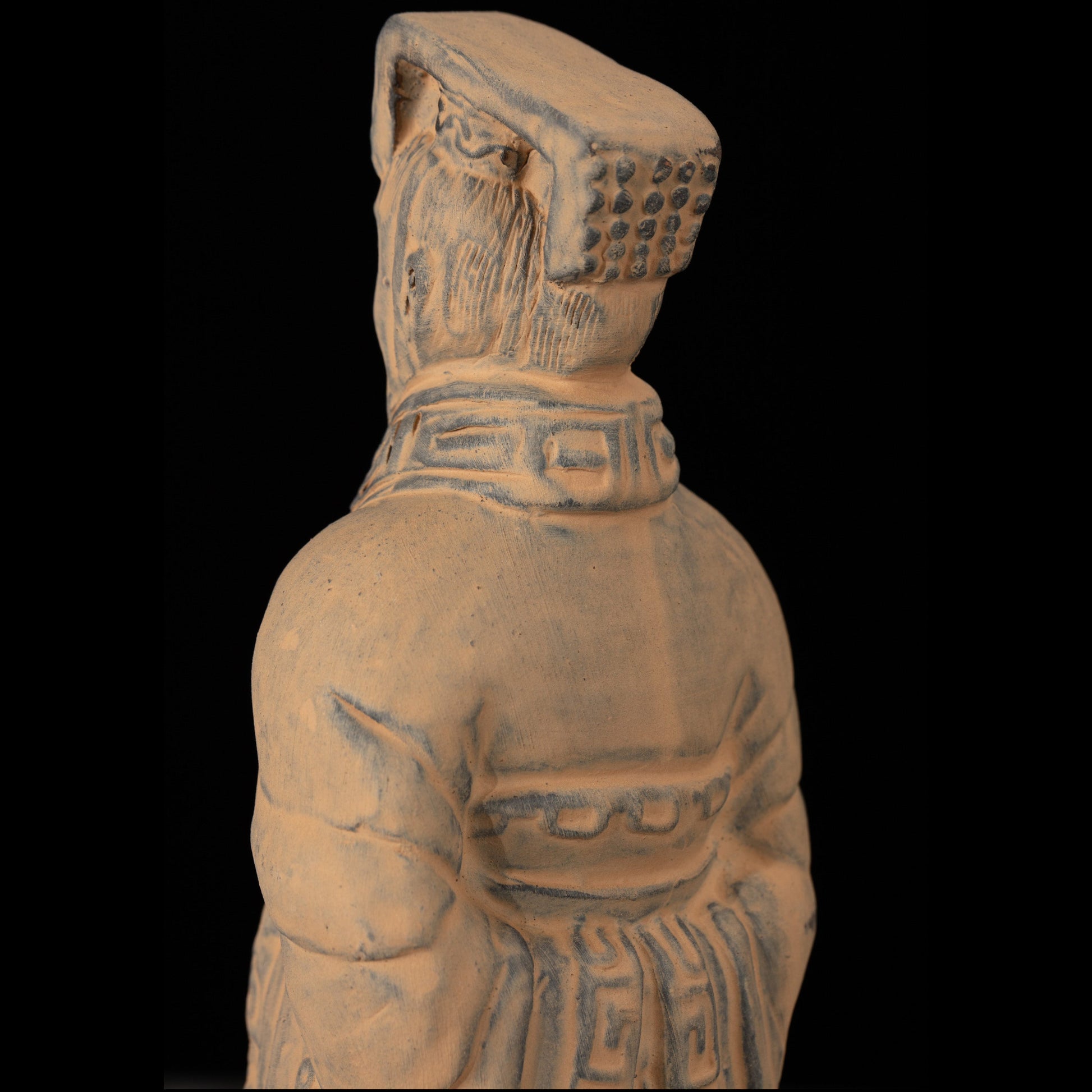 20CM Emperor - CLAYARMY -Side profile of Clayarmy's 20CM Emperor Qin Terracotta Warrior, highlighting the regal appearance in finely sculpted form.