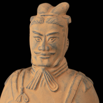 20CM General - CLAYARMY-Wise Beard: Profile shot of the 20CM General figurine, featuring a wise and elegant beard, adding a touch of wisdom to the commanding presence.
