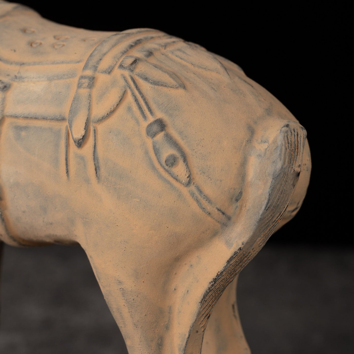 20CM Horse - CLAYARMY -Detailed shot showcasing the fine tail design and overall artistry of our 20CM Clayarmy Terracotta Horse.