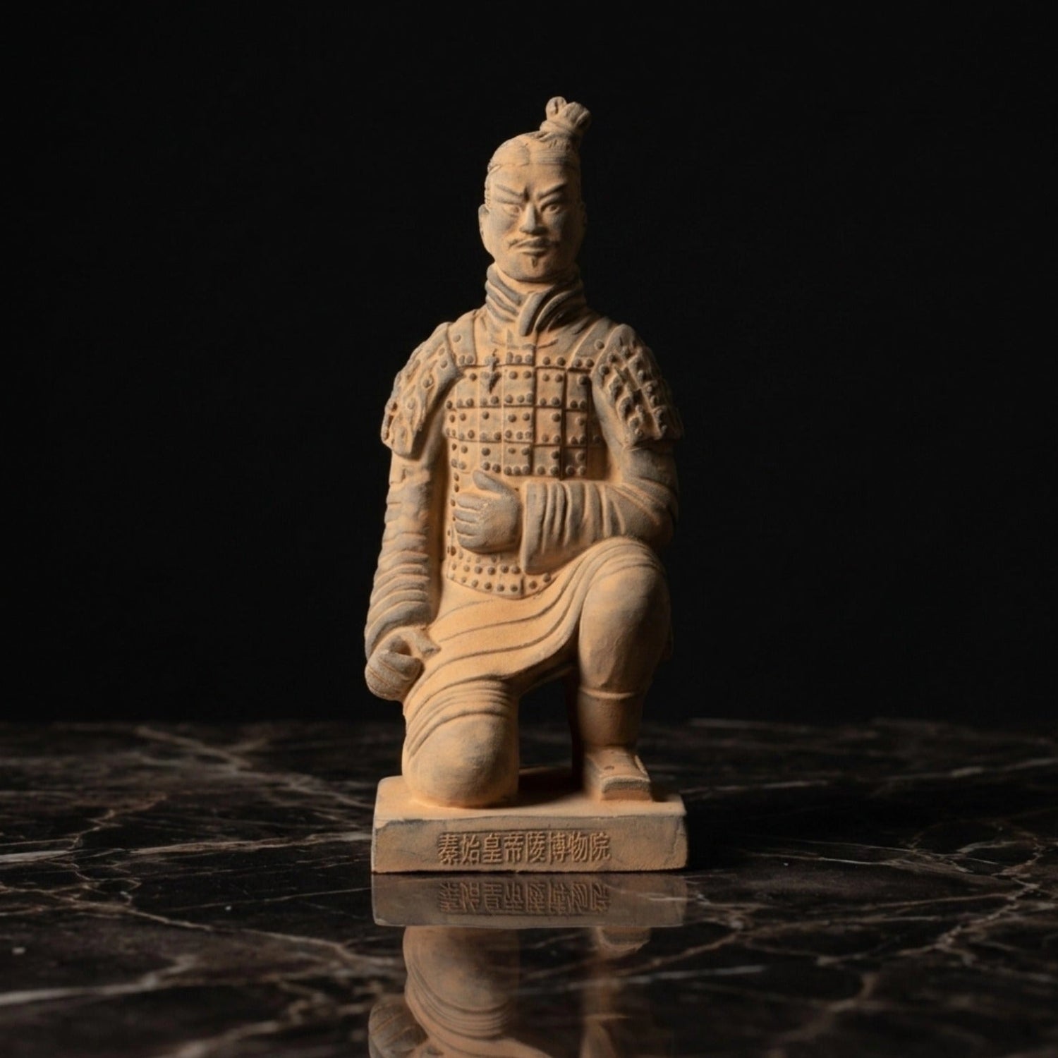 20CM Kneeling Archer - CLAYARMY-Detailed shot of the handcrafted facial expression and features on the 20CM Kneeling Archer.