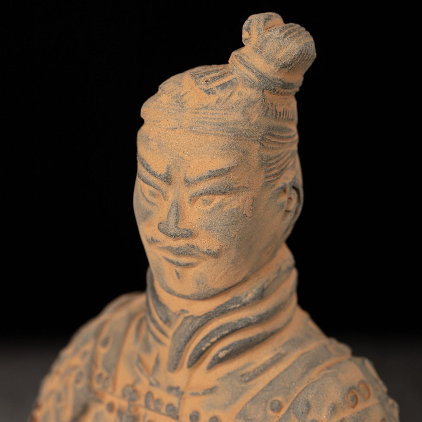 20CM Kneeling Archer - CLAYARMY-Detailed shot of the handcrafted facial expression and features on the 20CM Kneeling Archer.