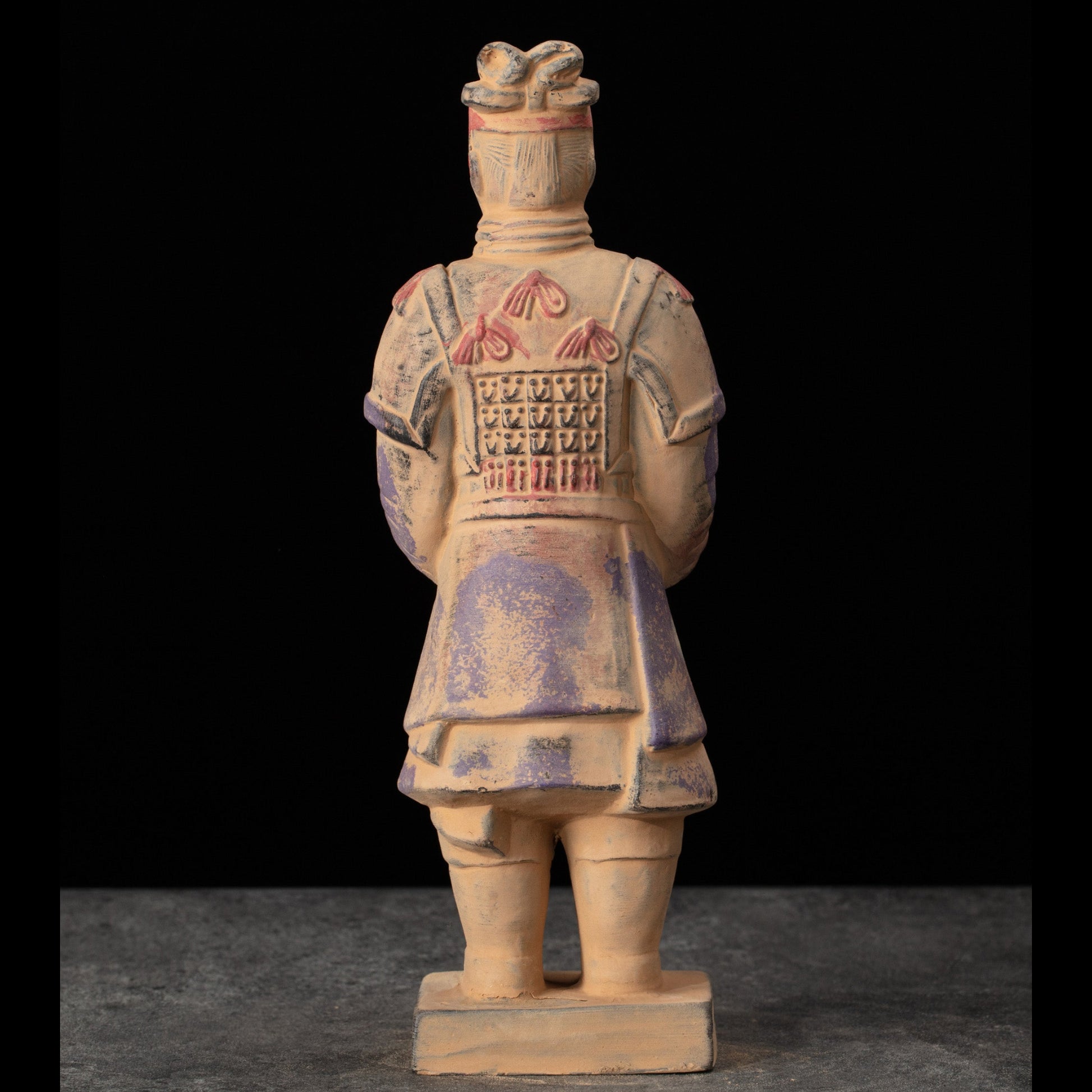 20CM Painted General - CLAYARMY-Masterful Brushstrokes: Witness the masterful brushstrokes on the 20CM Painted General's attire, showcasing the skillful artistry in recreating ancient military clothing.