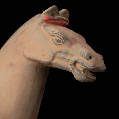 20CM Painted Horse - CLAYARMY -Close-up detail of Clayarmy's 20CM Painted Terracotta Horse – Lifelike features in yellow-brown clay.