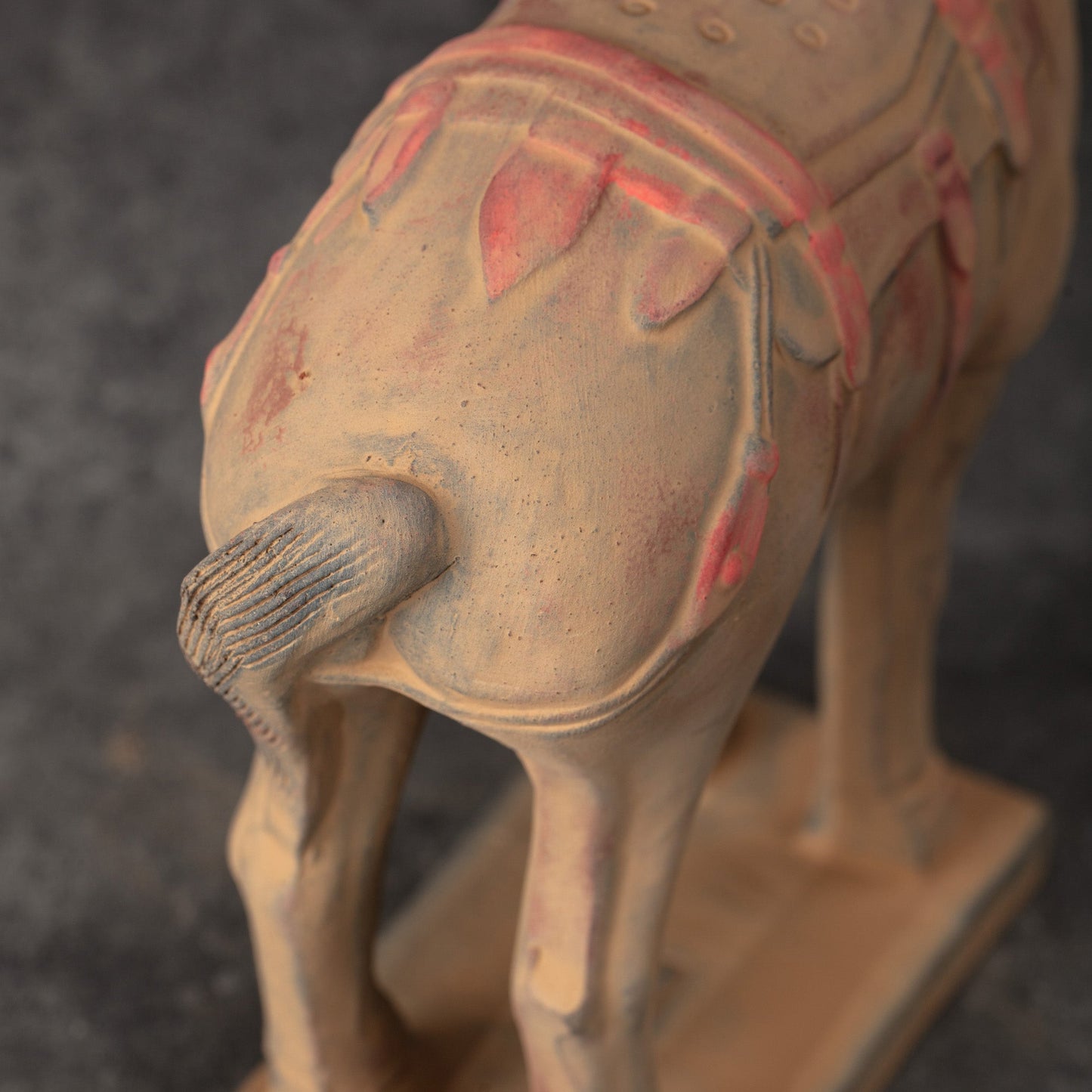 20CM Painted Horse - CLAYARMY -Detailed shot showcasing the harmonious blend of colors on the tail and mane of our 20CM Clayarmy Terracotta Painted Horse.