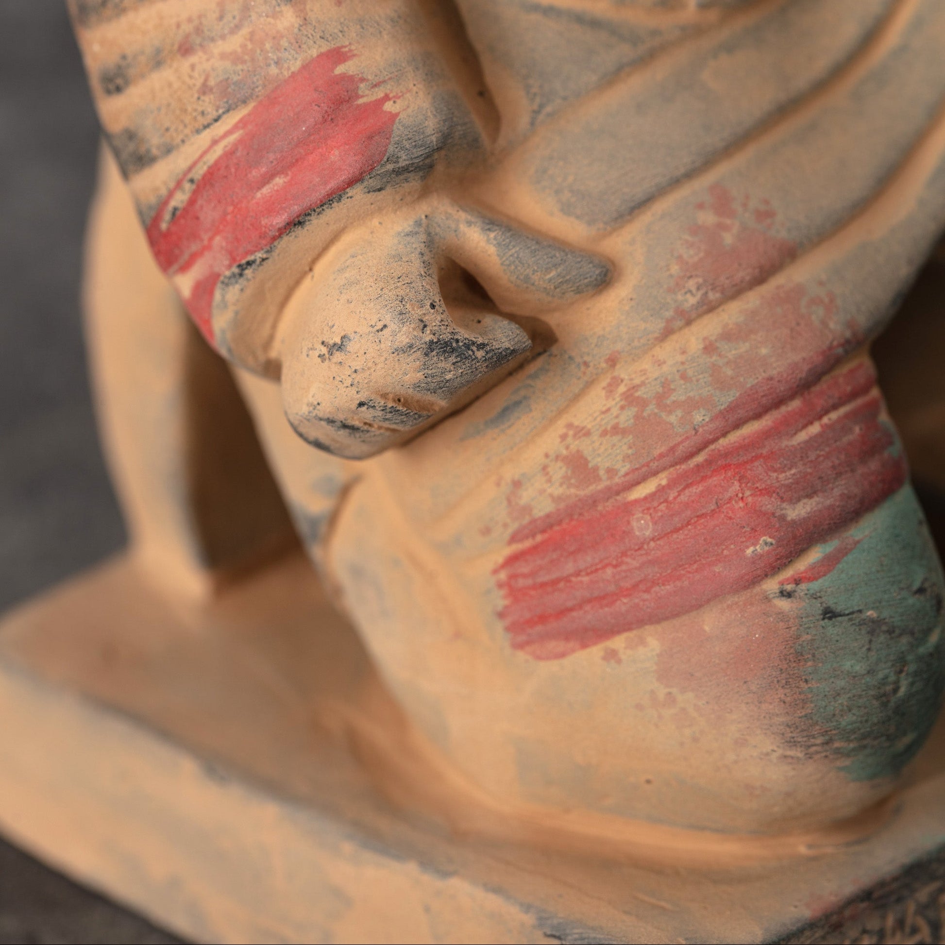 20CM Painted Kneeling Archer - CLAYARMY-Overhead view focusing on the handcrafted details of the 20CM Painted Soldier's weapon.