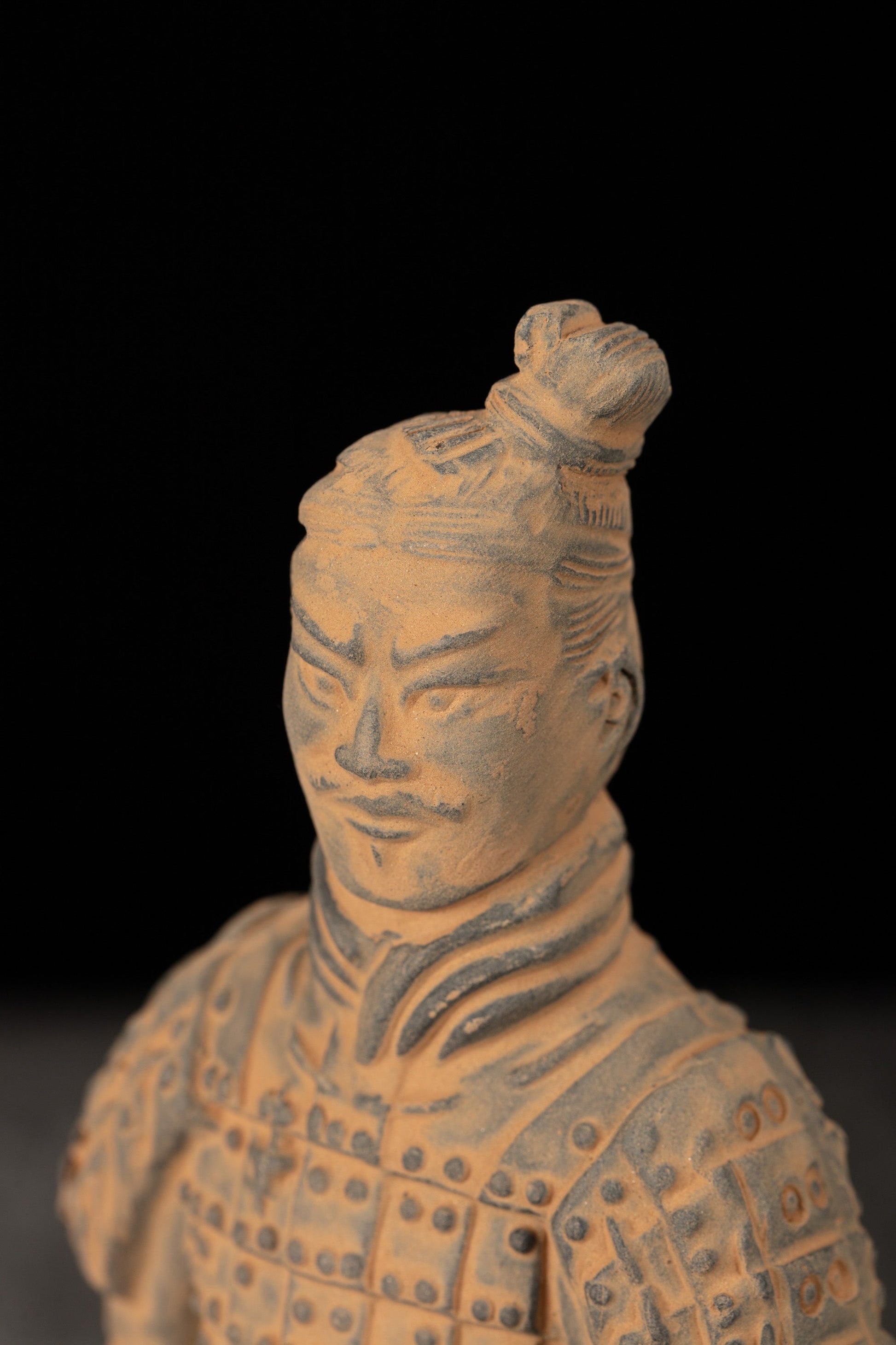 20CM Kneeling Archer - CLAYARMY-Detailed shot of the handcrafted facial expression and features on the 20CM Kneeling Archer.