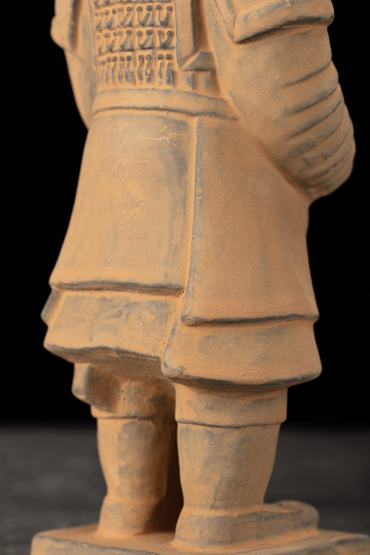 20CM General - CLAYARMY-Fierce Warrior's Gaze: Gaze into the fierce and determined eyes of the 20CM General figurine, capturing the essence of a high-ranking military official.