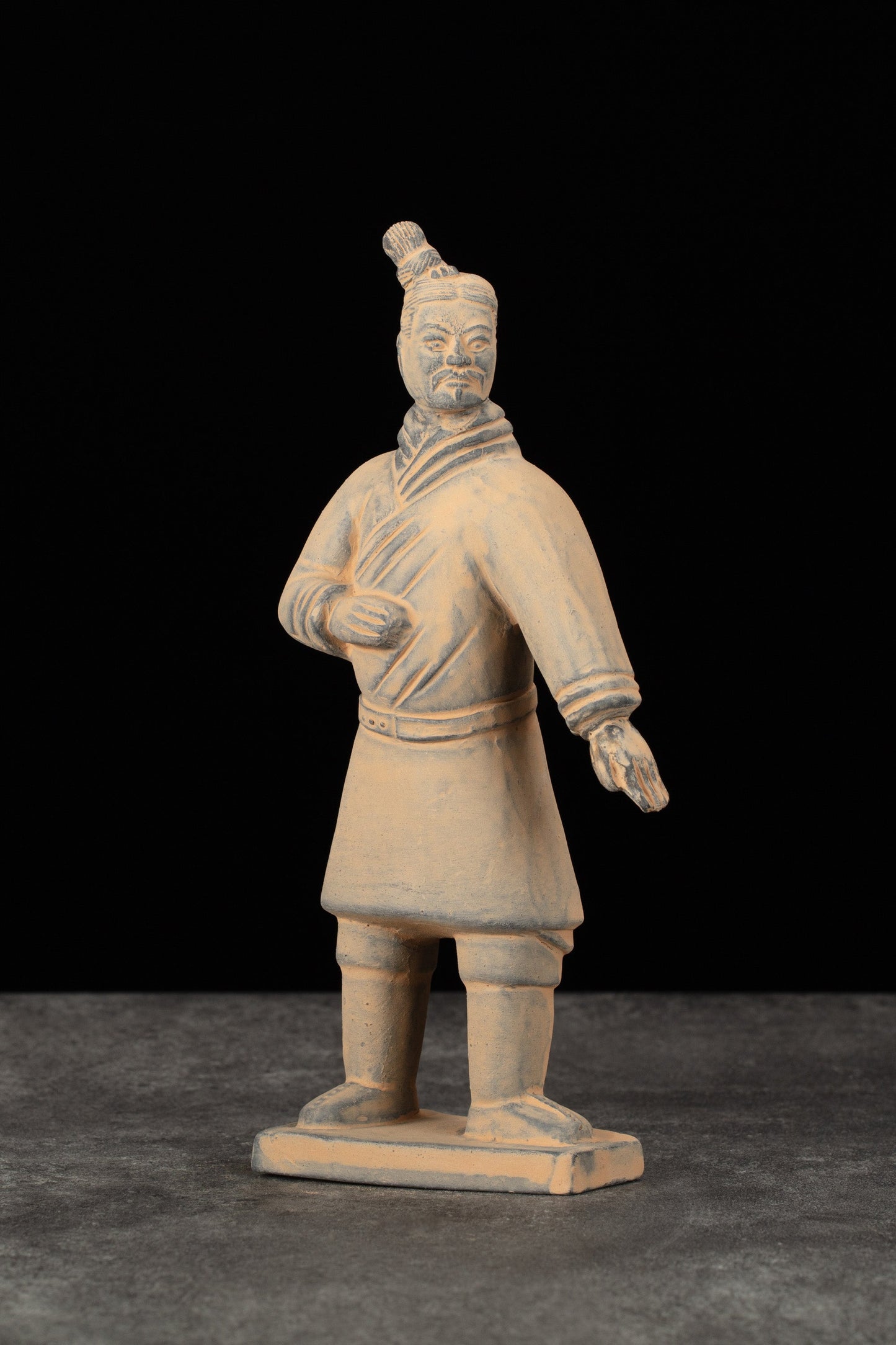 20CM Standing Archer - CLAYARMY-Side profile of the 20CM Standing Archer replica, featuring the unique bun, battle robe, and short boots.