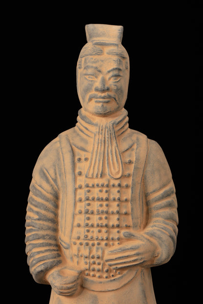 20CM Officier - CLAYARMY-Detailed craftsmanship of the 20CM Clayarmy Officer's armor and facial expressions.
