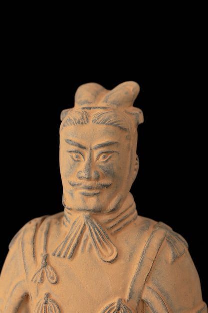 20CM General - CLAYARMY-Wise Beard: Profile shot of the 20CM General figurine, featuring a wise and elegant beard, adding a touch of wisdom to the commanding presence.