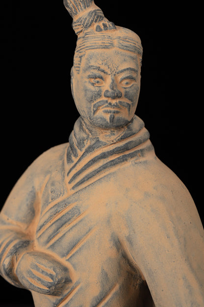 20CM Standing Archer - CLAYARMY-Detailed shot focusing on the hands and weapon of the 20CM Standing Archer figurine, emphasizing historical accuracy and craftsmanship.