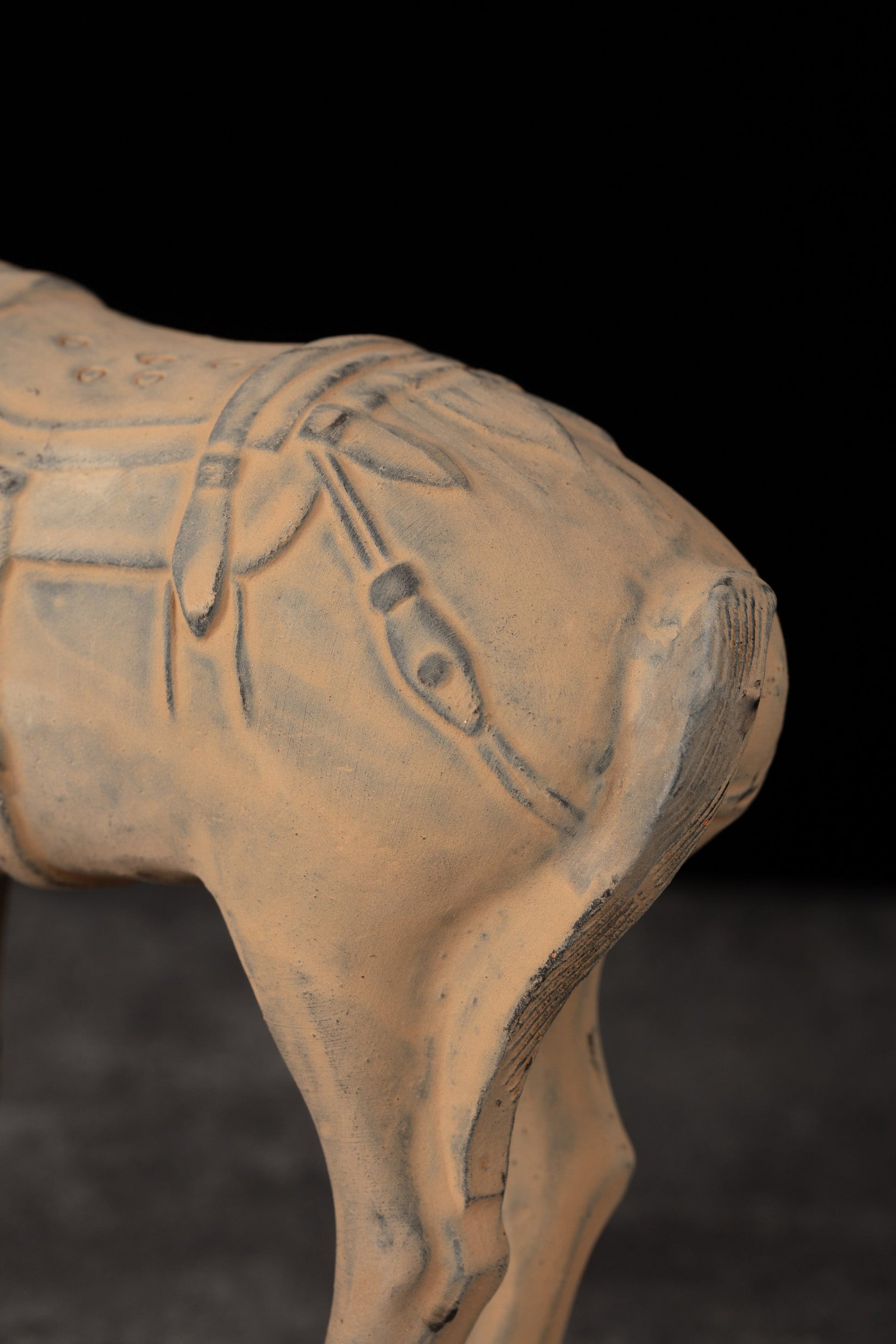 20CM Horse - CLAYARMY -Detailed shot showcasing the fine tail design and overall artistry of our 20CM Clayarmy Terracotta Horse.