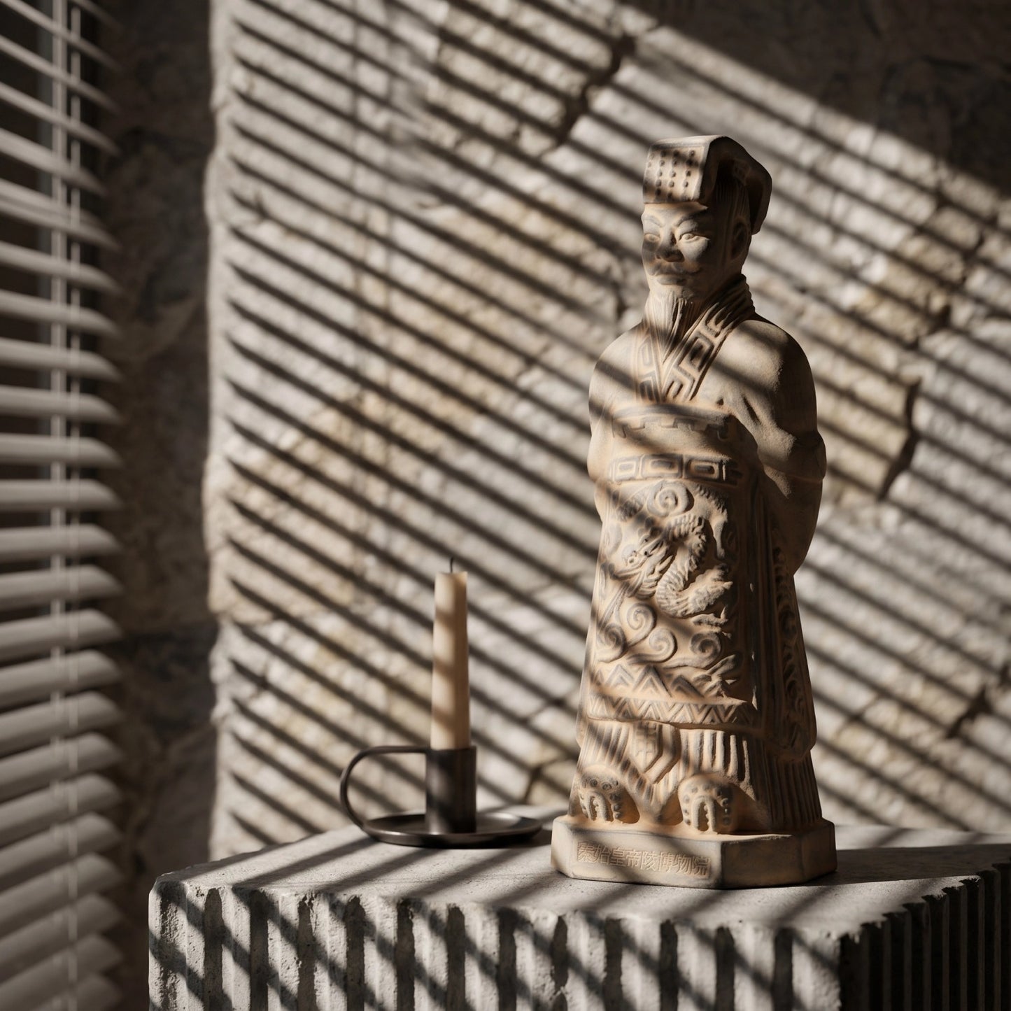 25CM Emperor - CLAYARMY -Midsize representation of Clayarmy's 25CM Emperor Qin Terracotta Warrior, a blend of historical significance and exquisite craftsmanship.