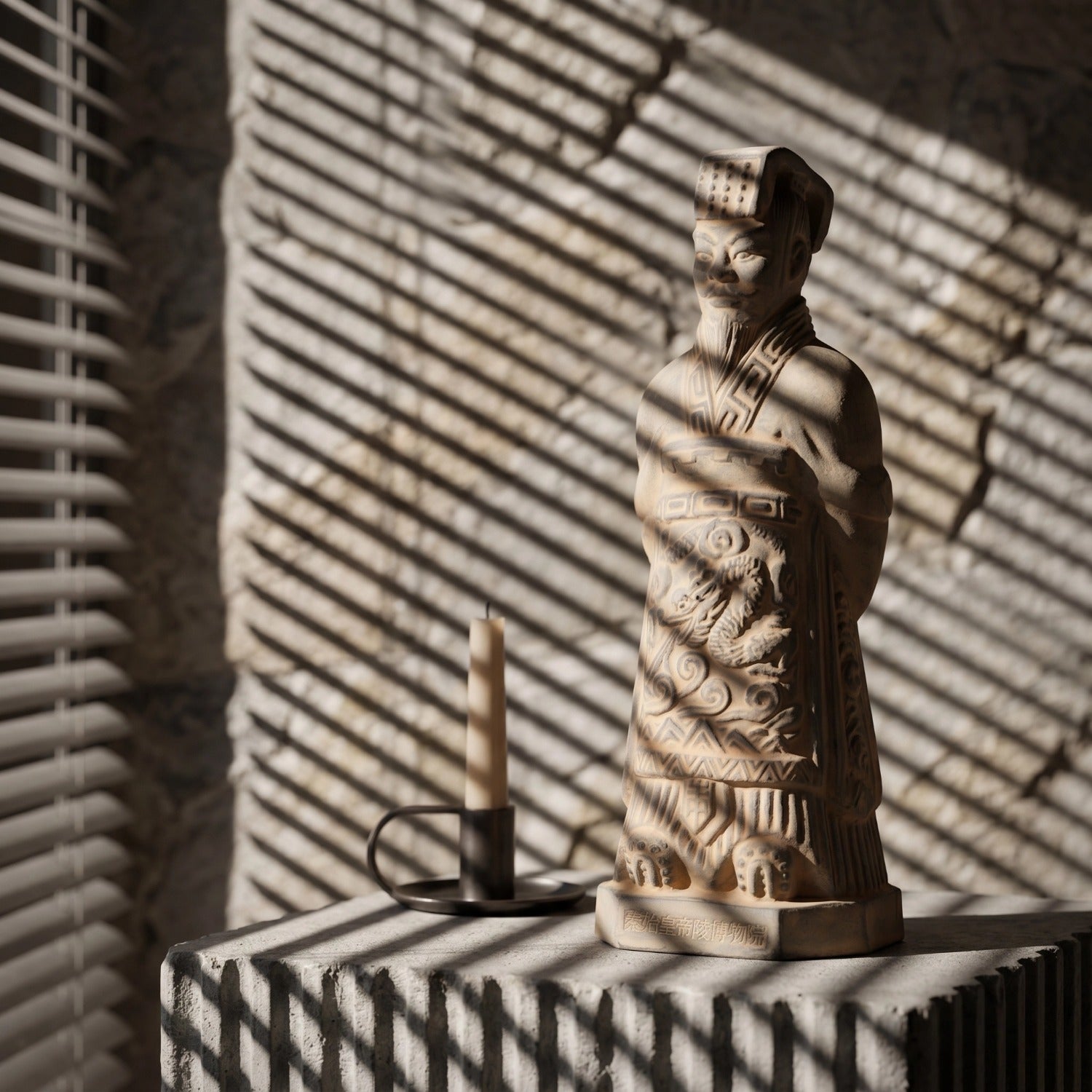 25CM Emperor - CLAYARMY -Midsize representation of Clayarmy's 25CM Emperor Qin Terracotta Warrior, a blend of historical significance and exquisite craftsmanship.